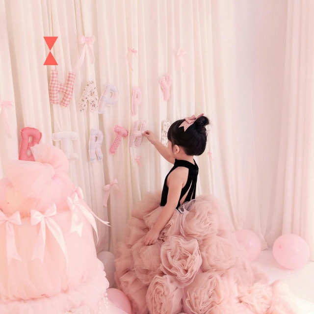 Pink And Gold Theme